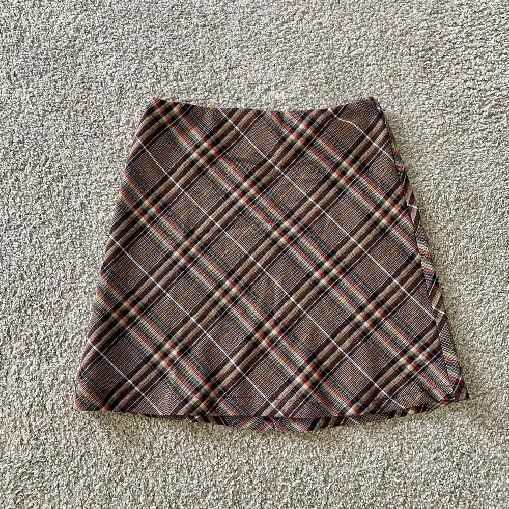 Plaid mini skirt with zipper back